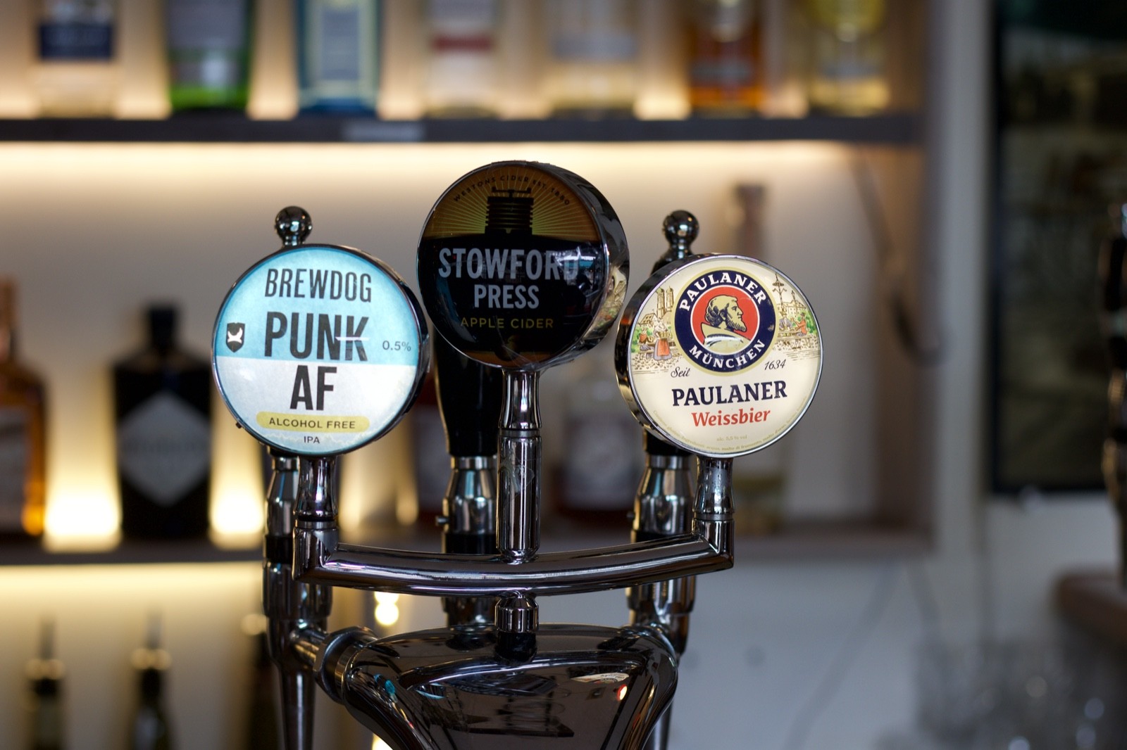 Specialhaner med Brewdog Punk AF, cider og Paulaner Weissbier