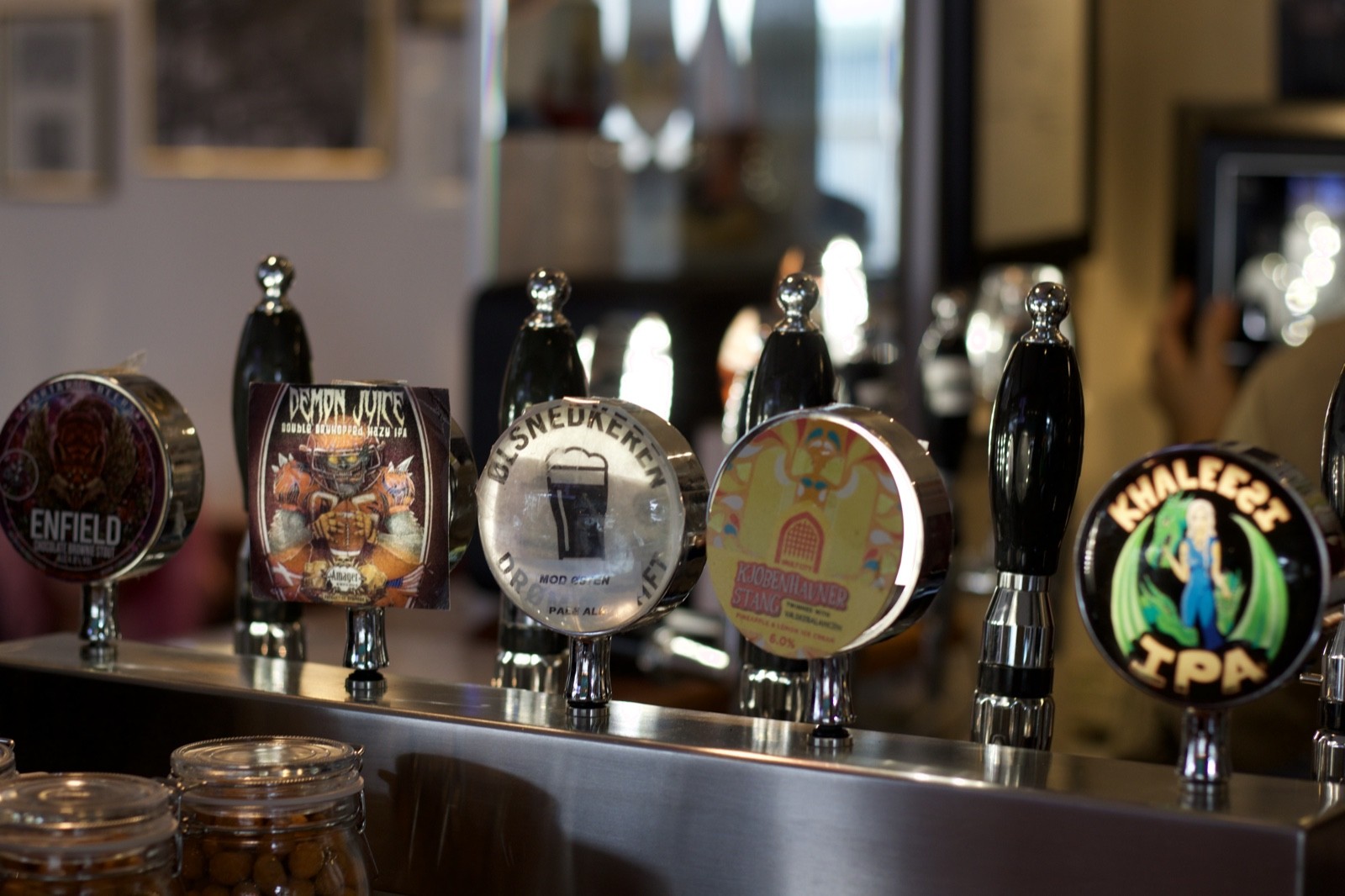 Hus-specialiteten Khaleesi IPA på hane hos Café Langebro